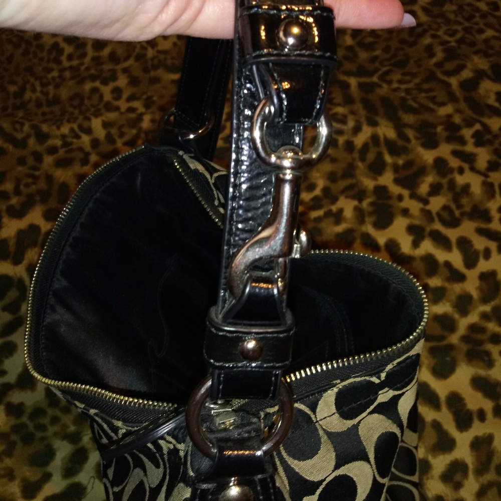 Authentic Coach Logo Shoulder bag - Picture 7 of 8